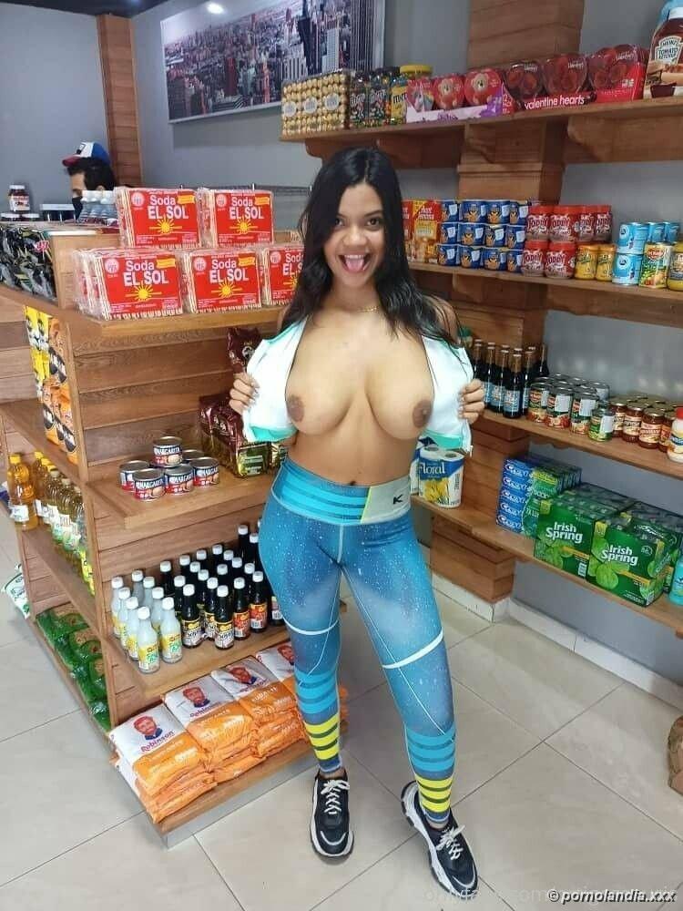 Puta venezolana provocando mostrando todo - Foto 244226