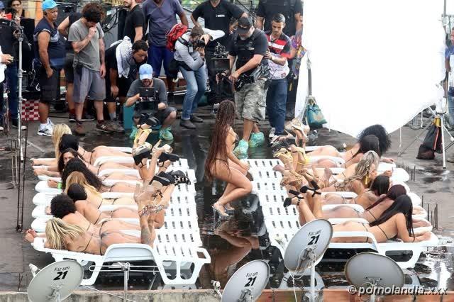 Anitta semi desnuda en escenas del clip en Vidigal - Foto 177380