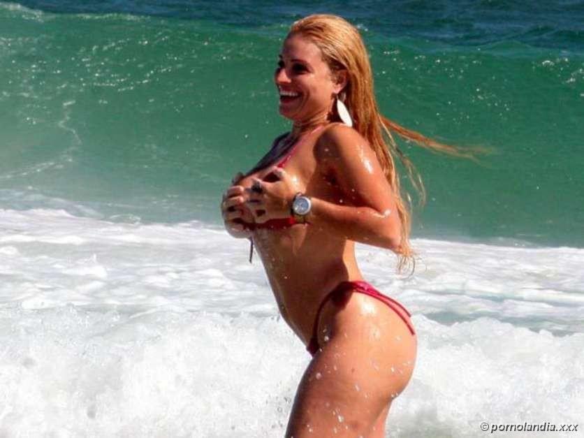 Fernanda Abraão de Bíquini en la playa de Carioca - Foto 172804