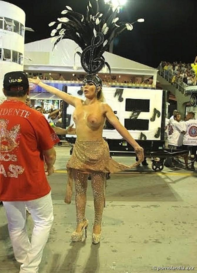 Juliana Isen se quita la ropa en protesta en Anhembi - Foto 172964