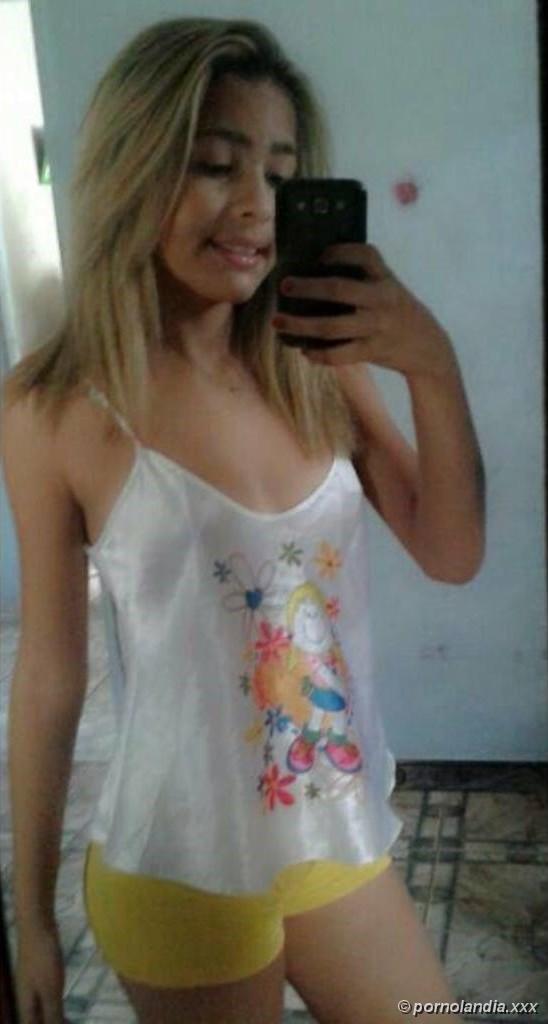 Fotos de una joven tetona que cayó en WhatsApp - Foto 145479