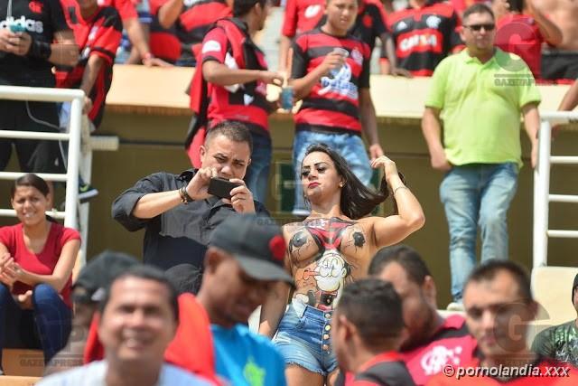 Flamengo Flamengo desnudo en el estadio cayó en la red - Foto 101825