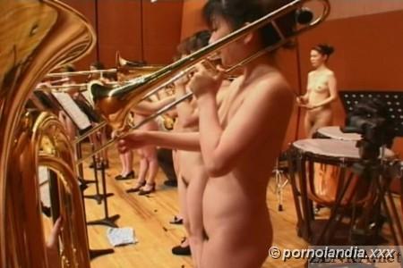 Mujeres de China tocando música clásica desnuda - Foto 97936