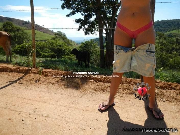 Esposa traviesa en fotos desnudas en sitio - foto 51355