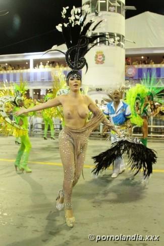 Juliana Isen quitándose la ropa en Carnival 2016 - Foto 23995