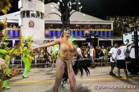 Juliana Isen quitándose la ropa en Carnival 2016 - Foto 24006