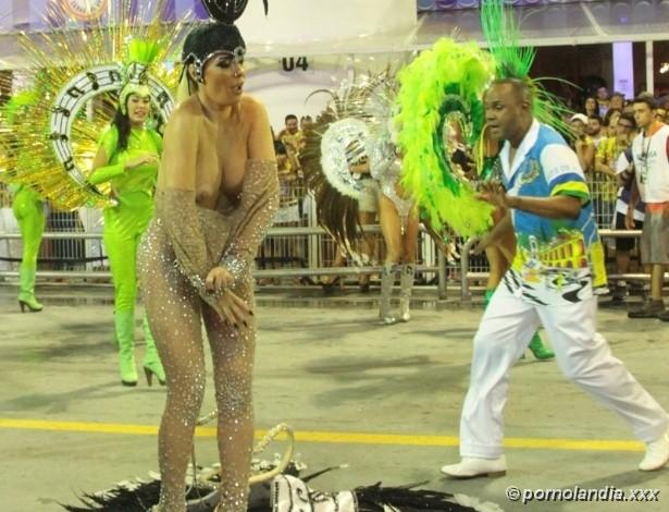 Juliana Isen quitándose la ropa en Carnival 2016 - Foto 24013