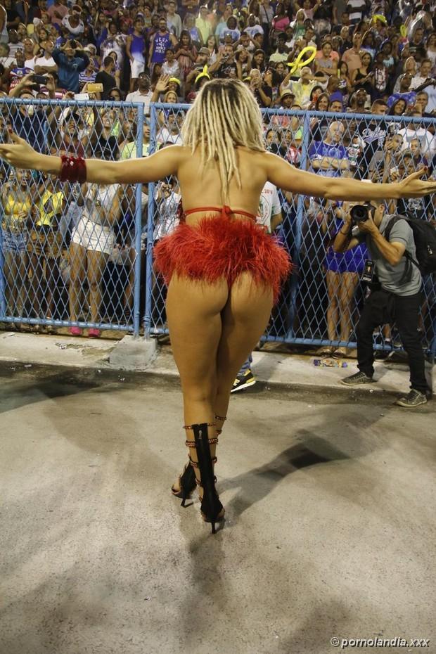 Fernanda Lacerda A Photos A Mendigata en Carnival 2016 - Foto 24097