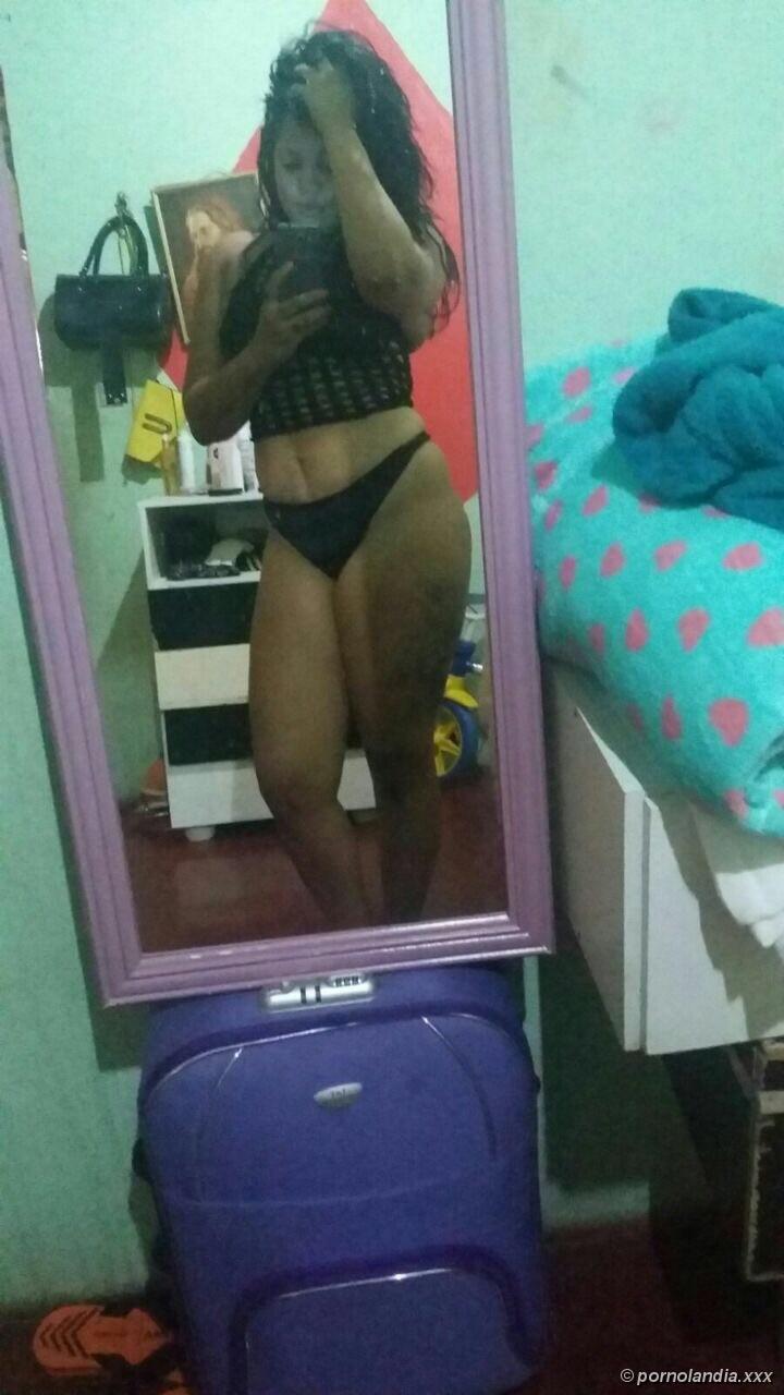 Morena cachonda rabuda cayó en fotos amateur - foto 22105