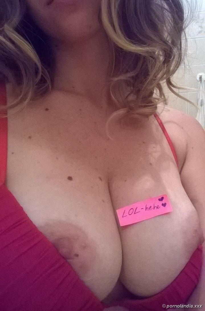 Minero muy caliente envió desnudos de las grandes tetas a LOL - Foto 21379