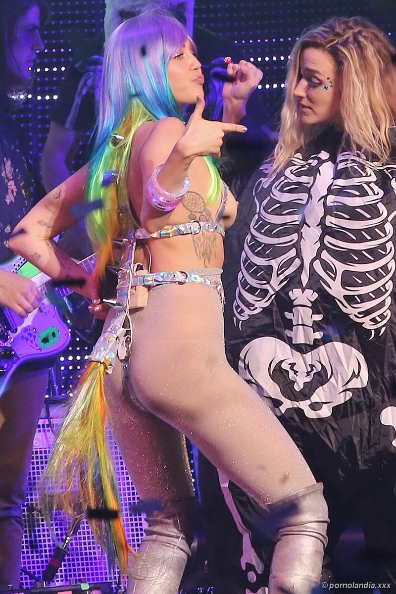 Miley Cirus haciendo Bitching en Live Show - Foto 18194