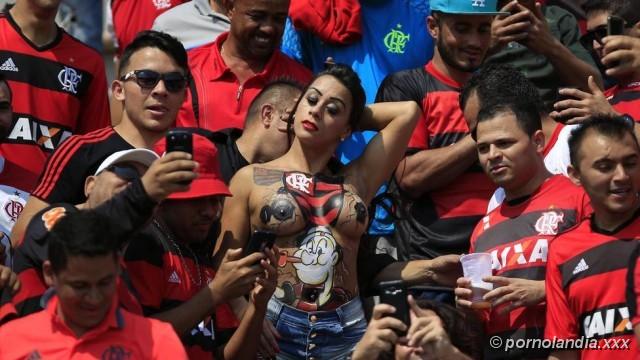 Flamengo Flamengo desnudo en el estadio cayó en la red - Foto 101818